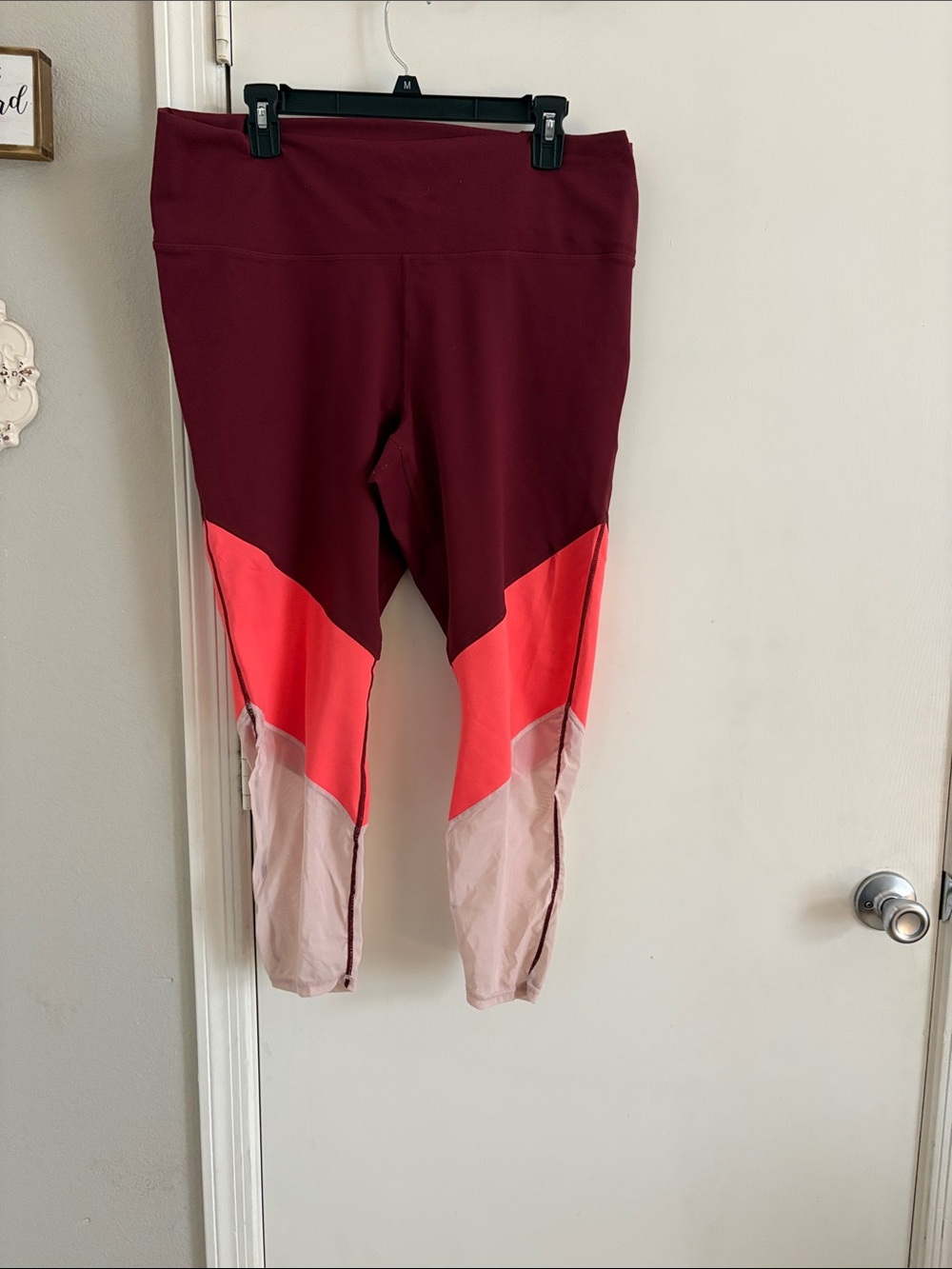 Fabletics Colorblock Active Leggings - Burgundy, Coral & Light Pink Size 2x